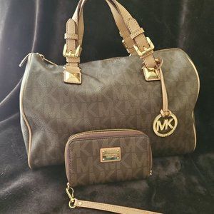 Michael Kors Grayson Handbag and Wristlet